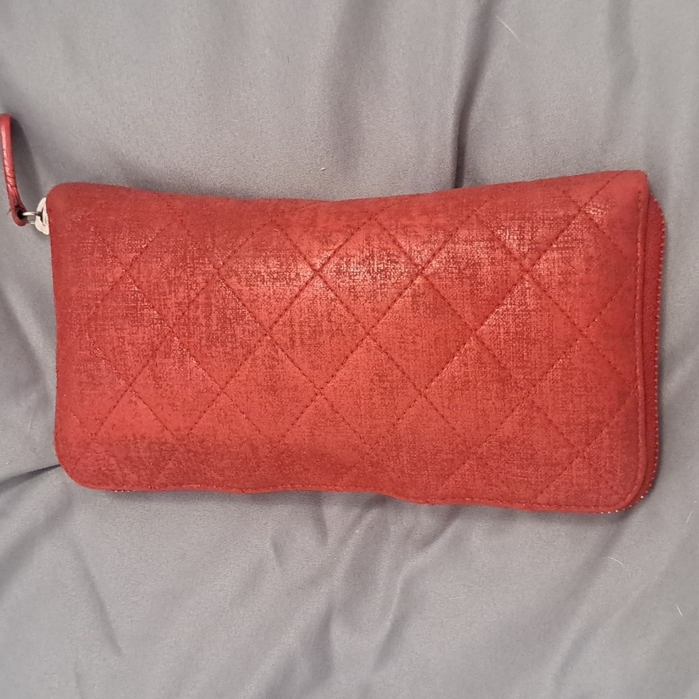Authentic Chanel Red Quilted Zippy Wallet - Picture 4 of 11